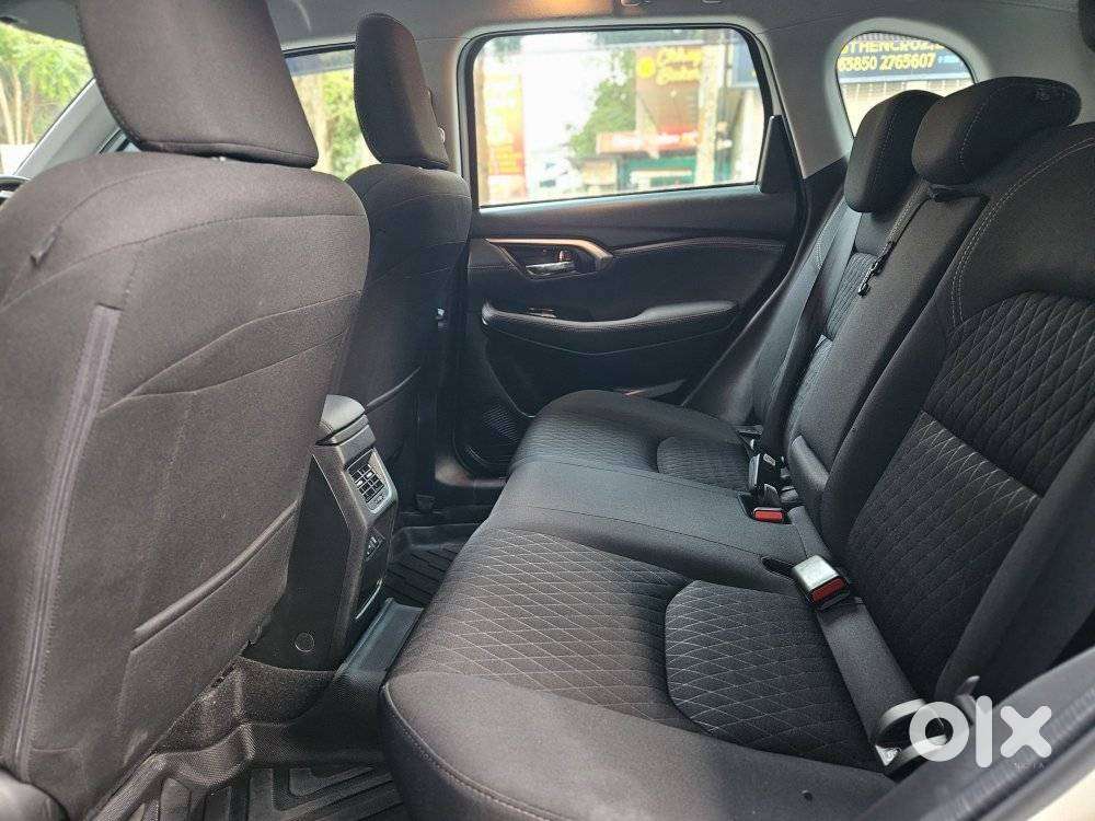 Maruti Suzuki Grand Vitara 1.5 Zeta Plus Intelligent Hybrid Ecvt, 20..