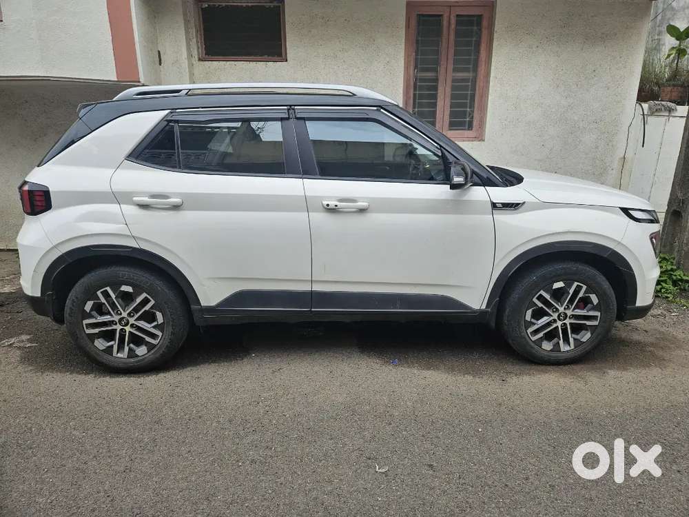 Hyundai Venue  Nov. 2022 Diesel Manual First Owner