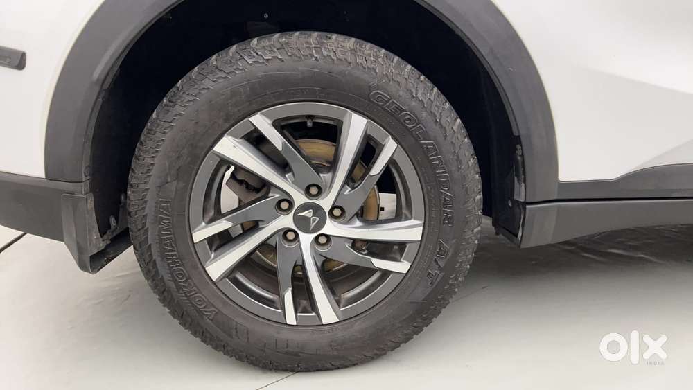 Mahindra Xuv700 2.2 Ax 5 Diesel At 7 Str, 2023, Diesel