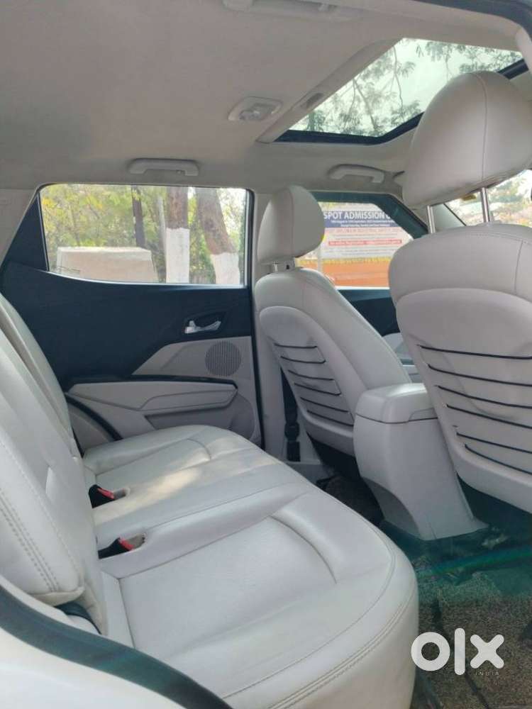 Mahindra Xuv300 W8 1.5 Diesel Dual Tone, 2021, Diesel