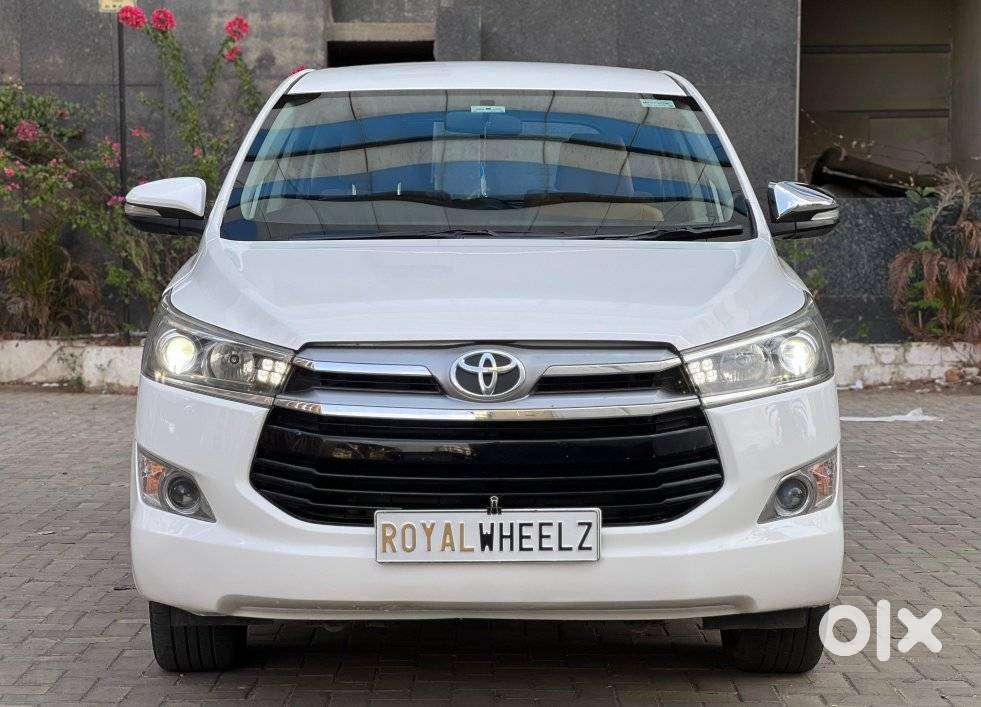 Toyota Innova Crysta 2.8z Automatic, 2016, Diesel