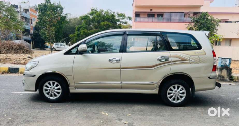 Toyota Innova 2.5 Z Diesel 7 Seater Bs Iv, 2014, Diesel
