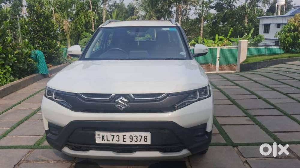 Well Maintained Low Km Driven Good Condition Breeza Automatice