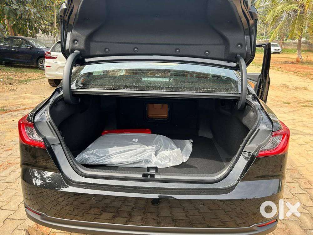 Toyota Camry 2.5l Automatic, 2025, Petrol