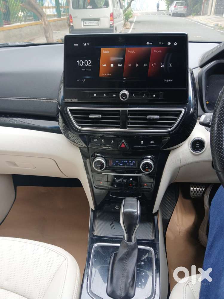 Mahindra Xuv 3xo Ax7l 1.2 Petrol At (pg), 2024, Petrol