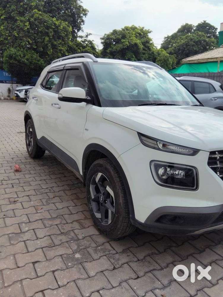 Hyundai Venue, 2022, Petrol