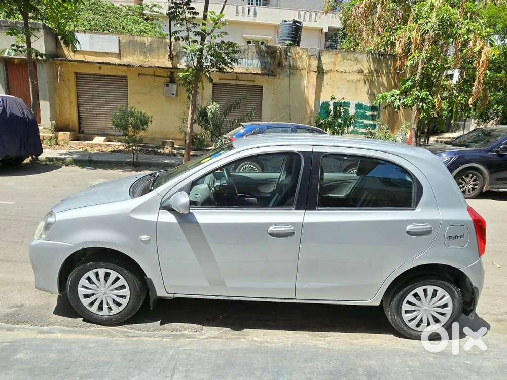 Toyota Etios Liva 2011-2012 G, 2011, Petrol