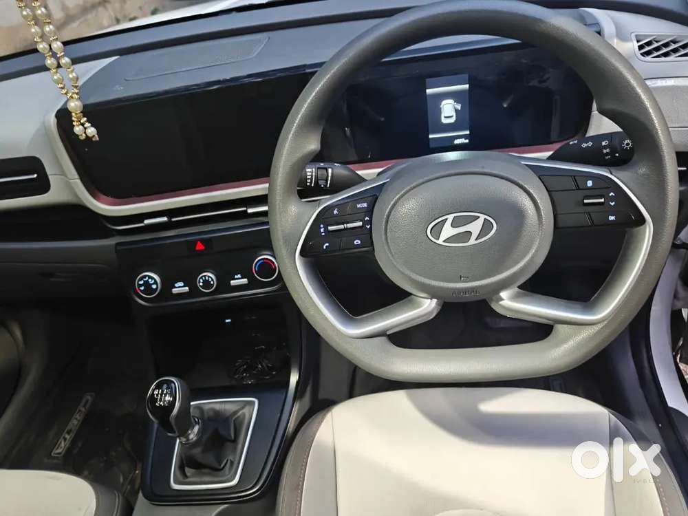 Hyundai Creta 2025 1.5 E Petrol 6600kms Driven