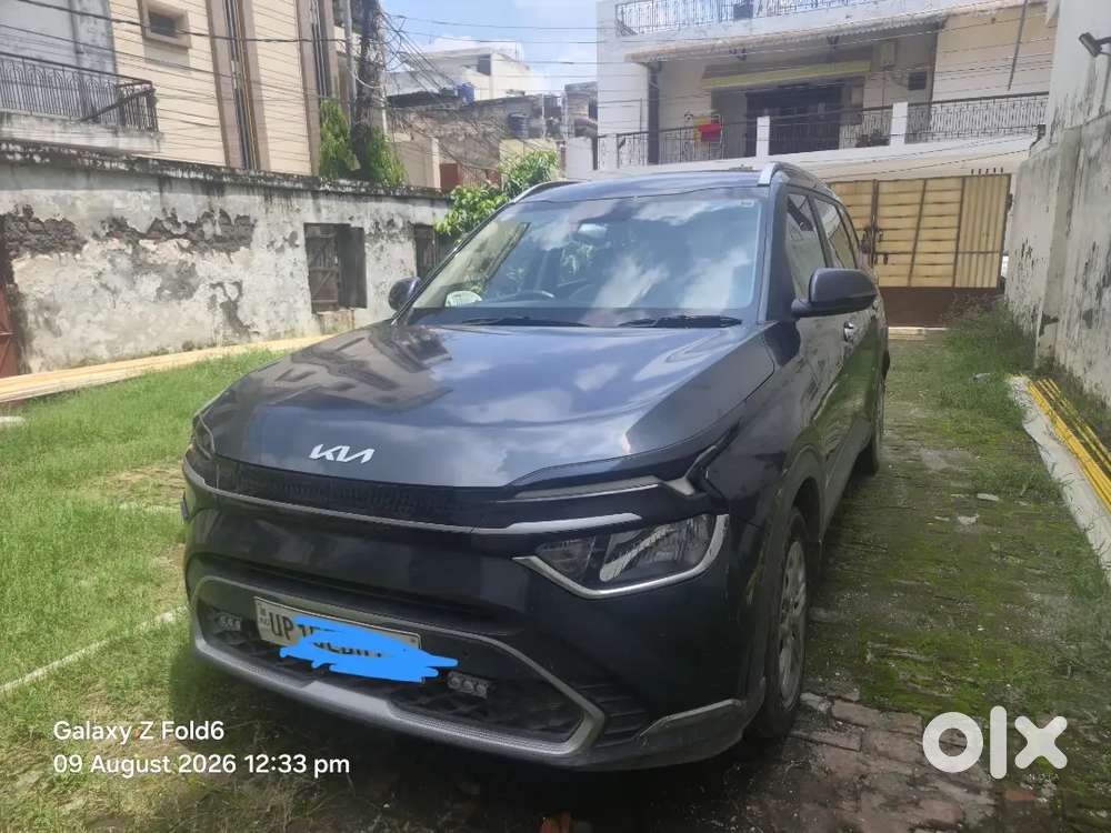 Kia Carens Prestige Manual Petrol 2023 Variant