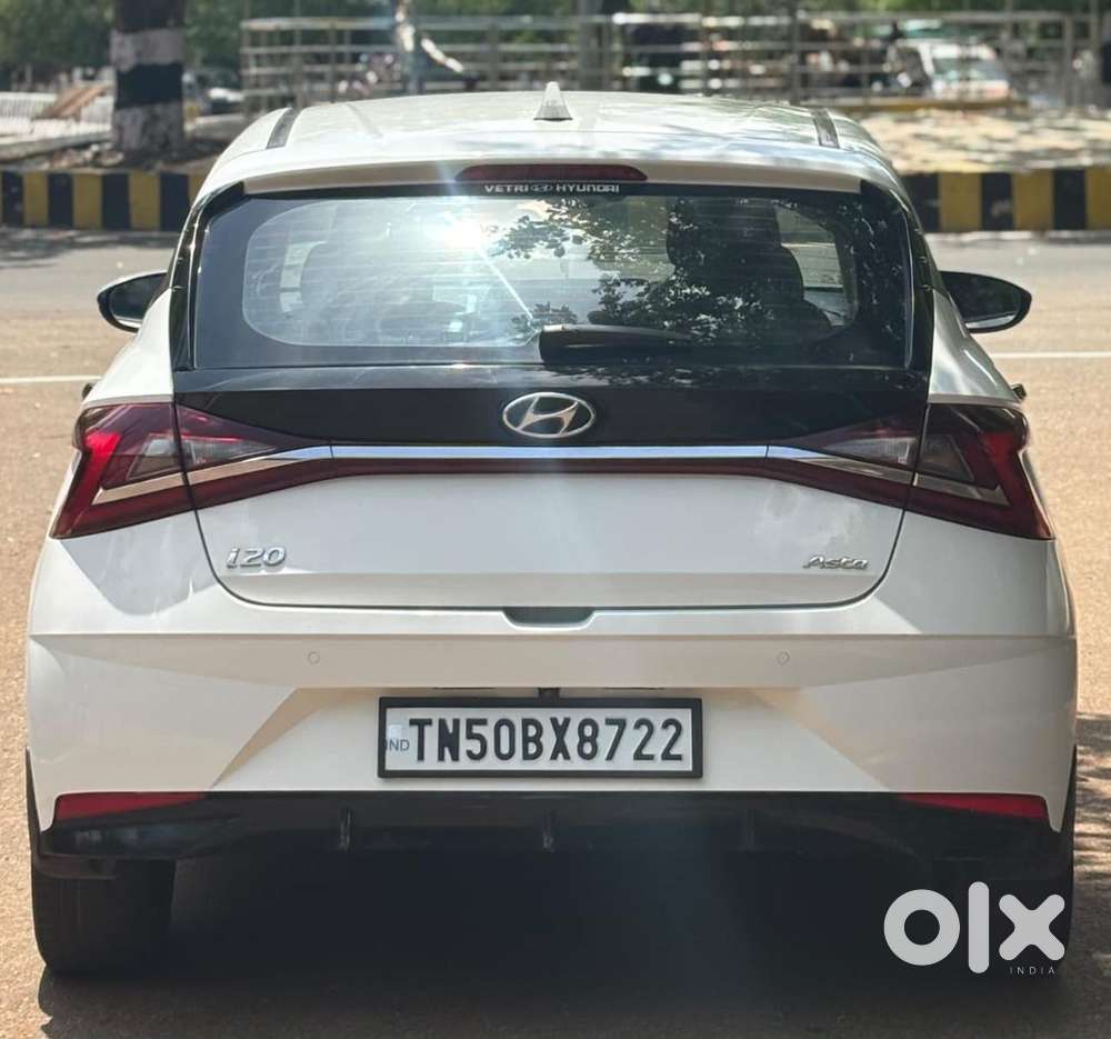 Hyundai I20 Asta (o) 1.2 Mt, 2023, Petrol