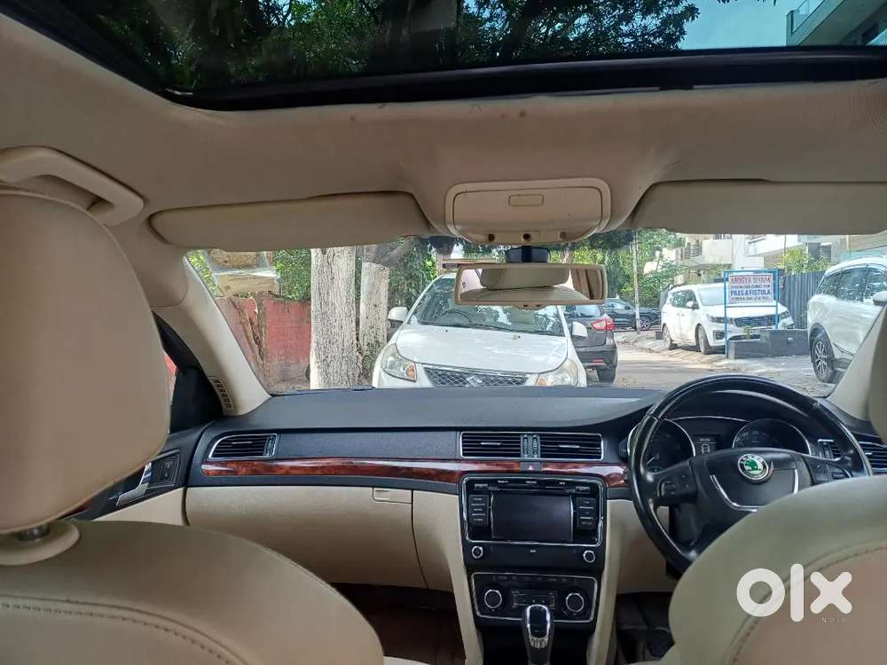 Skoda Superb
1st Onwer
Petrol
2011 Model 2031 Tak Pas
Totally Original