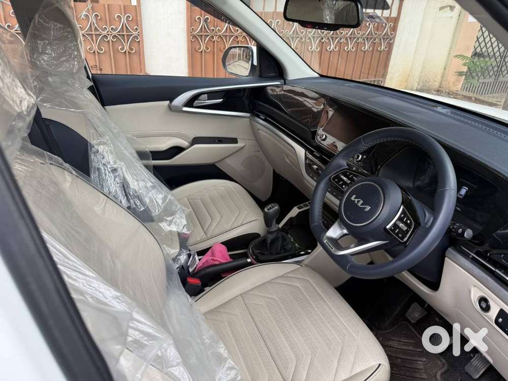 Kia Carens 2023 Diesel 9700 Km Driven