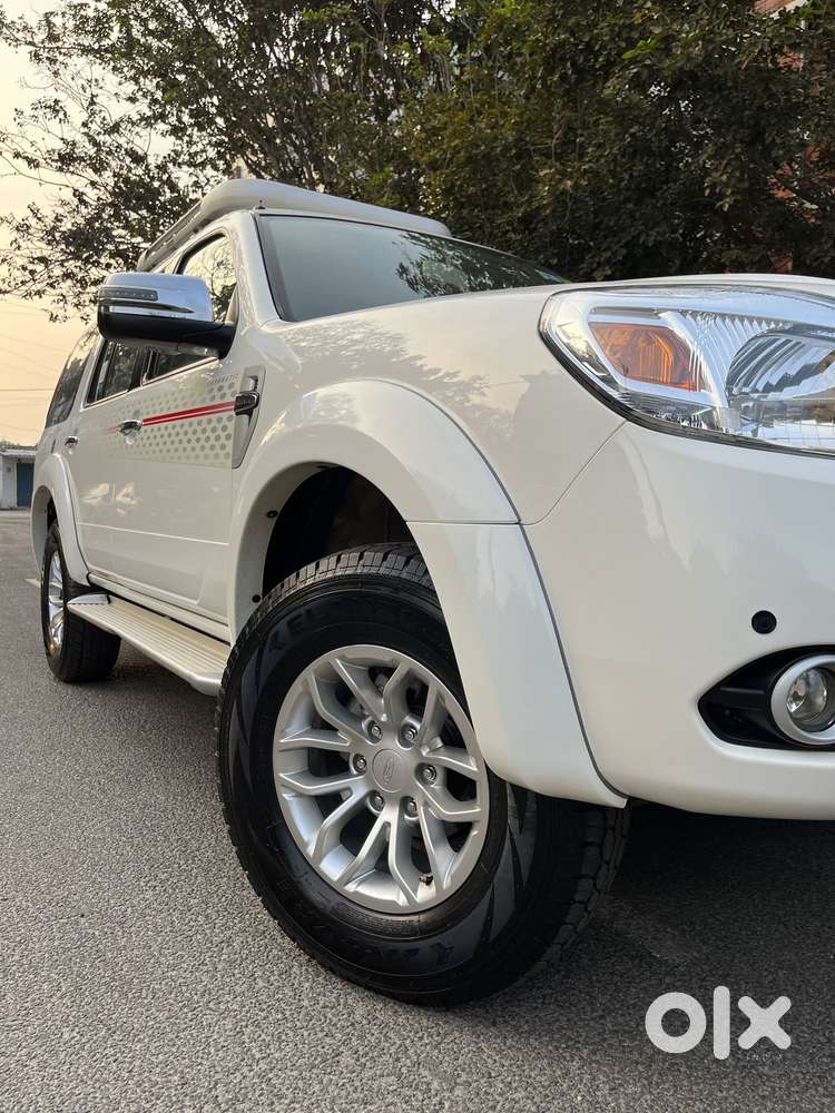 Ford Endeavour 3.2 Titanium At 4x4, 2014, Diesel