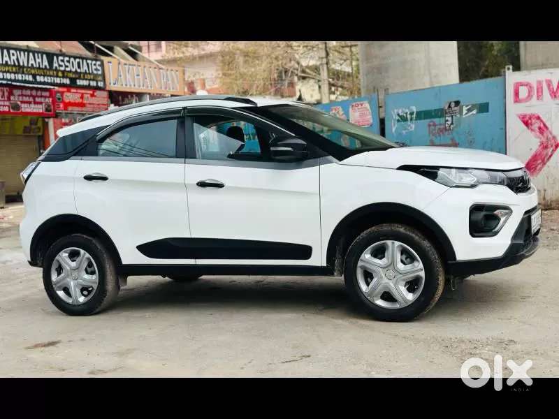 Tata Nexon 1.5 Revotorq Xma Plus (s) Amt, 2022, Petrol