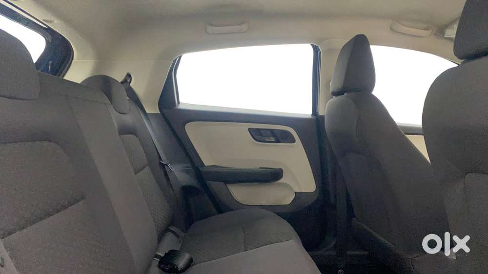 Tata Altroz 1.2 Xta Petrol Dct, 2022, Petrol