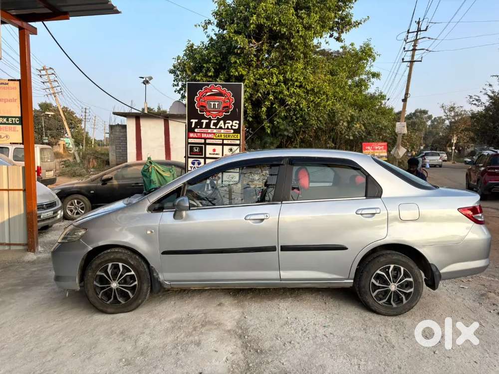 Honda City Zx 2004 Petrol Well Maintained