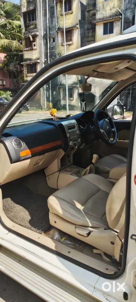 Ford Endeavour 2012