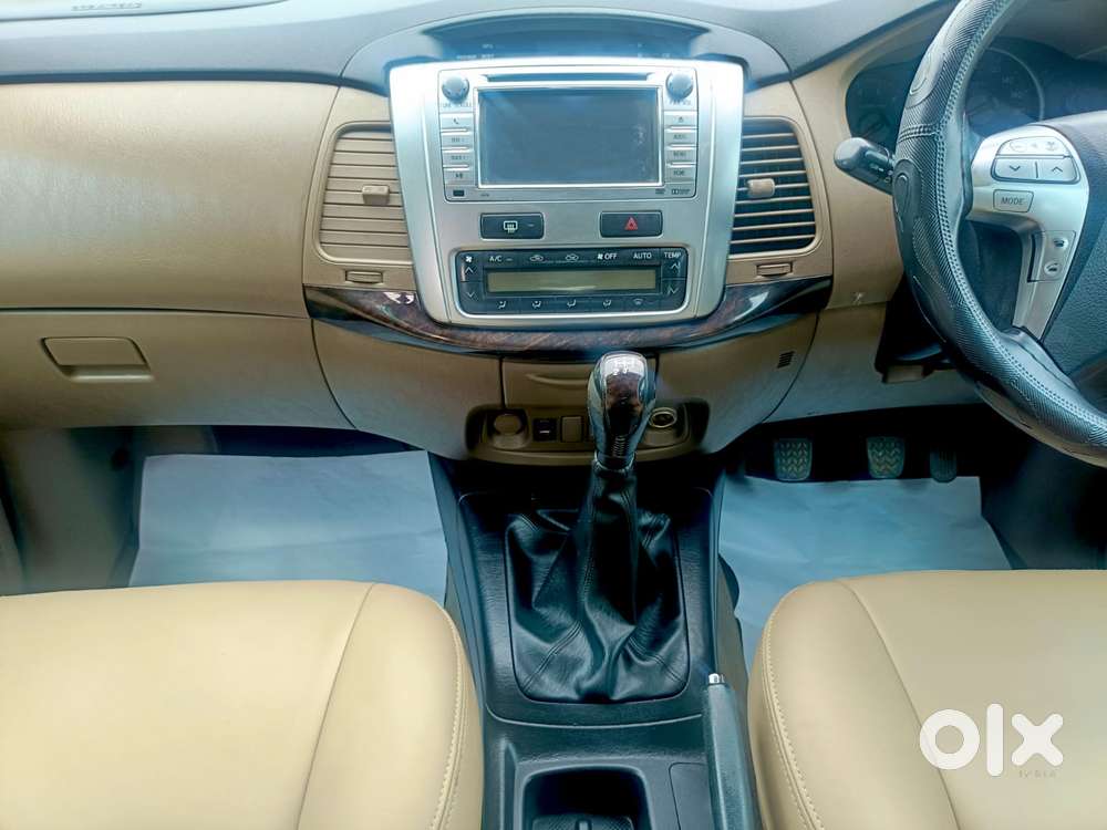 Toyota Innova 2.5 Zx 7 Str Bs-iv, 2015, Diesel