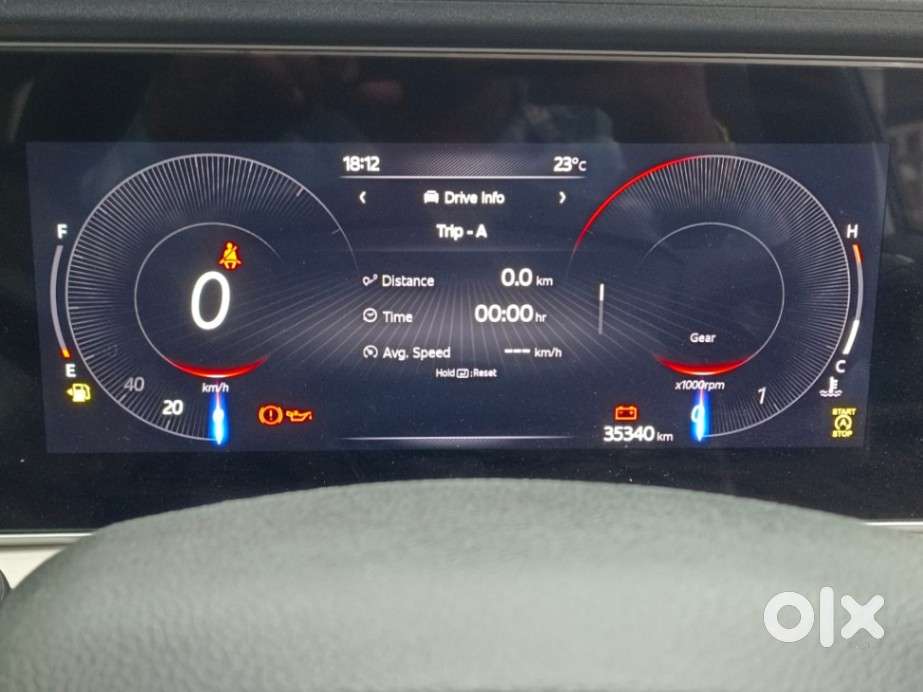 Mahindra Xuv700 2.0 Ax 5 Petrol Mt 7 Str, 2022, Petrol