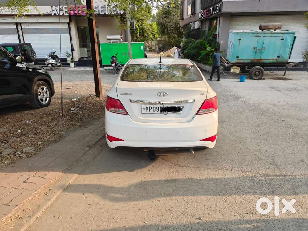 Hyundai Fluidic Verna 2015