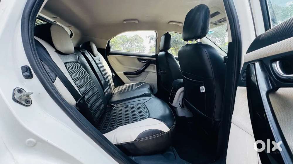 Tata Nexon 1.2 Revotron Xz Plus Dual Tone, 2022, Petrol