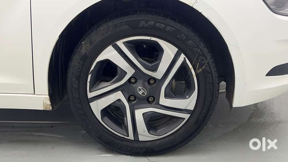 Tata Altroz 1.2 Xt, 2024, Petrol