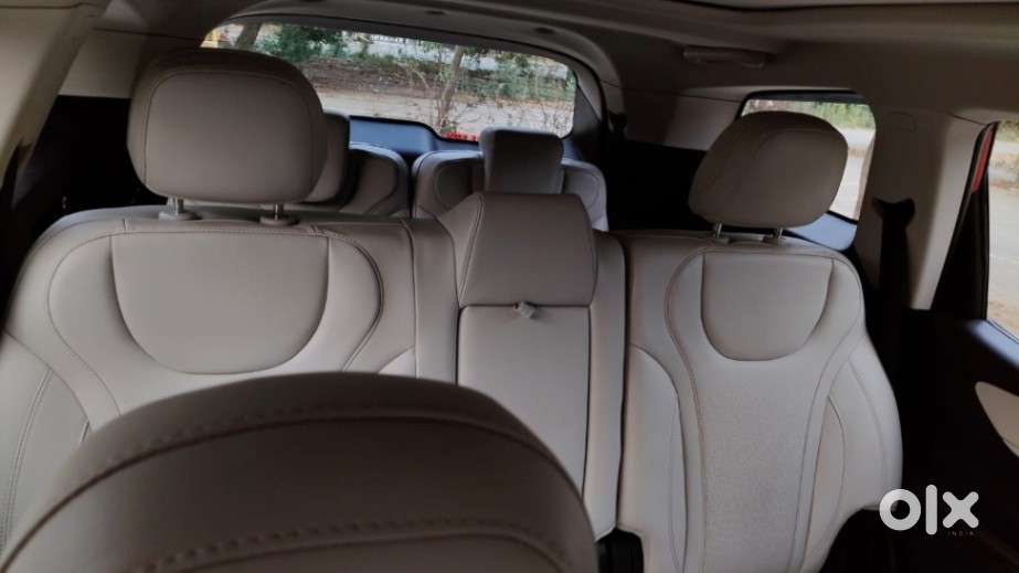 Mahindra Xuv700 2.0 Ax 7 Petrol At Str, 2022, Petrol