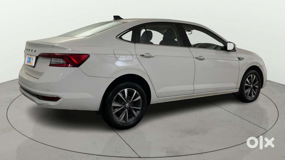 Skoda Slavia 1.0 Tsi Style At, 2023, Petrol