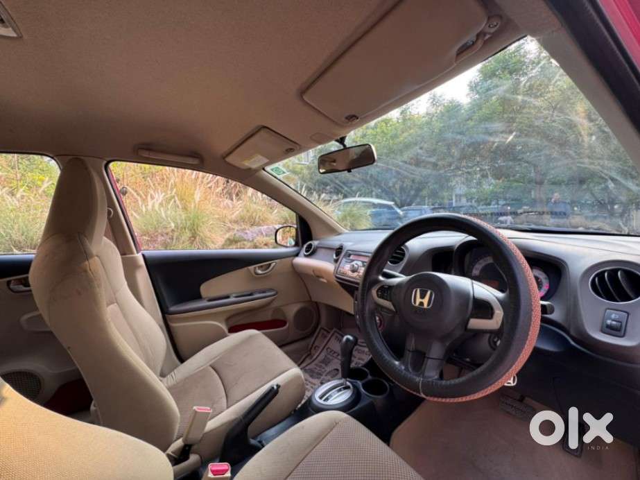 Honda Brio V Automatic, 2013, Petrol