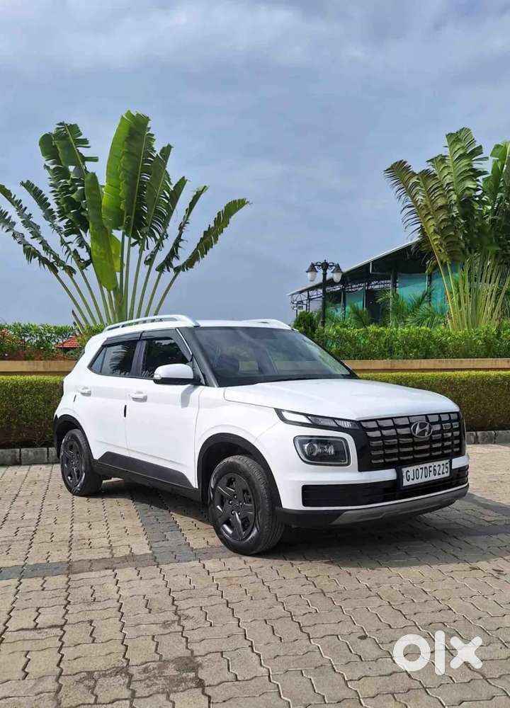 Hyundai Venue 1.2 S (o), 2023, Petrol