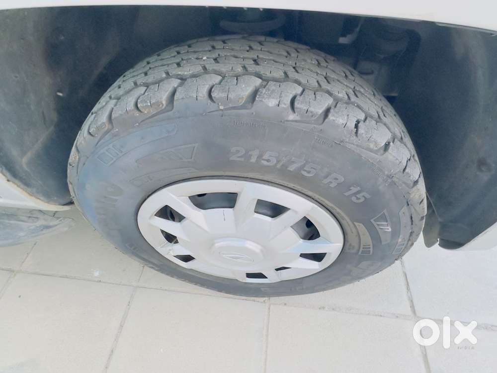 Mahindra Tuv 300 T6, 2016, Petrol