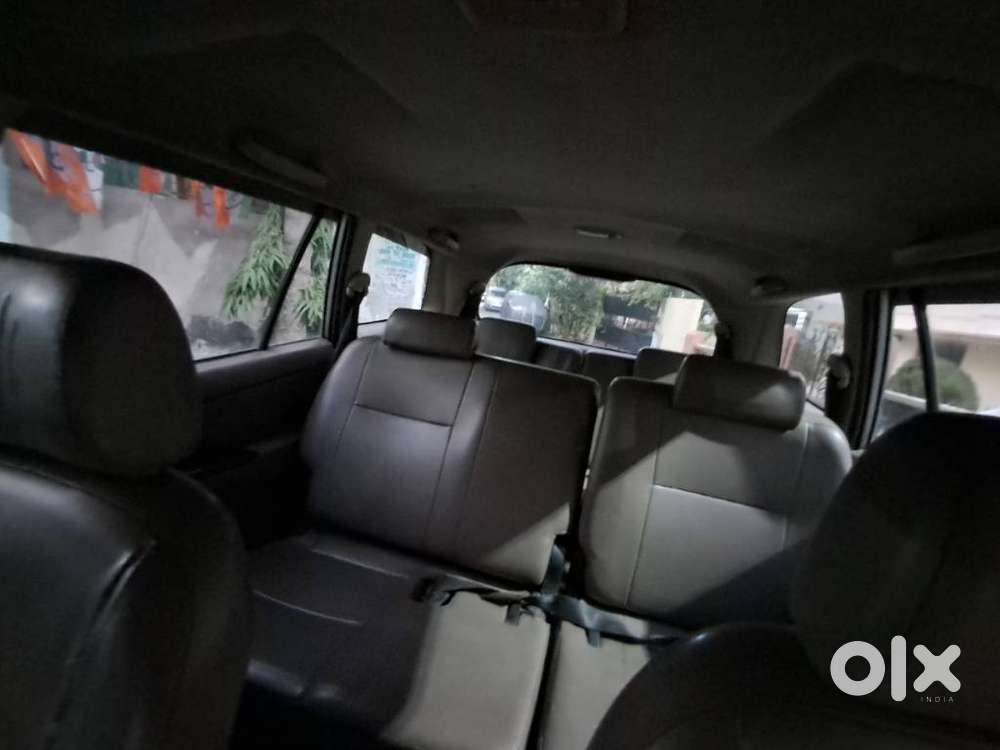Toyota Innova 2.5 G (diesel) 8 Seater, 2016