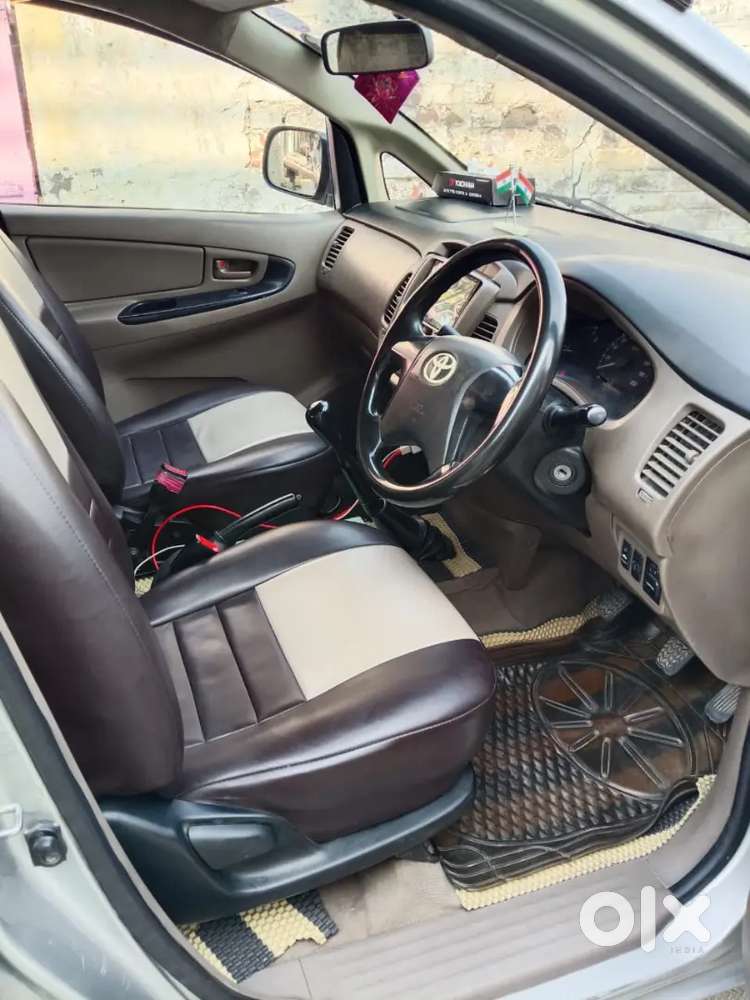 Toyota Innova 2015