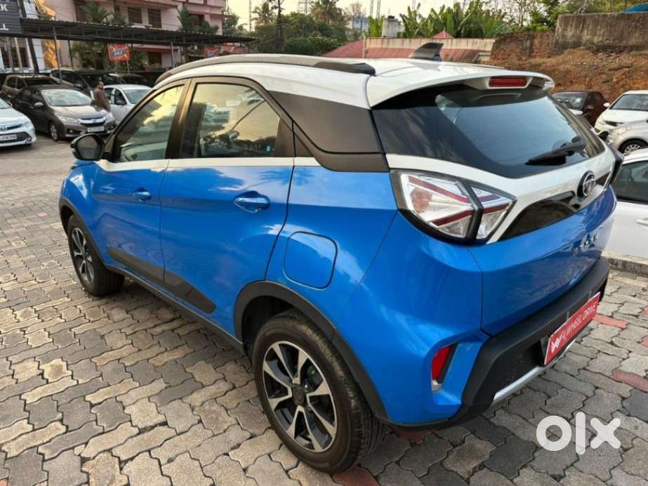 Tata Nexon 1.2 Revotron Xza Plus, 2020, Petrol