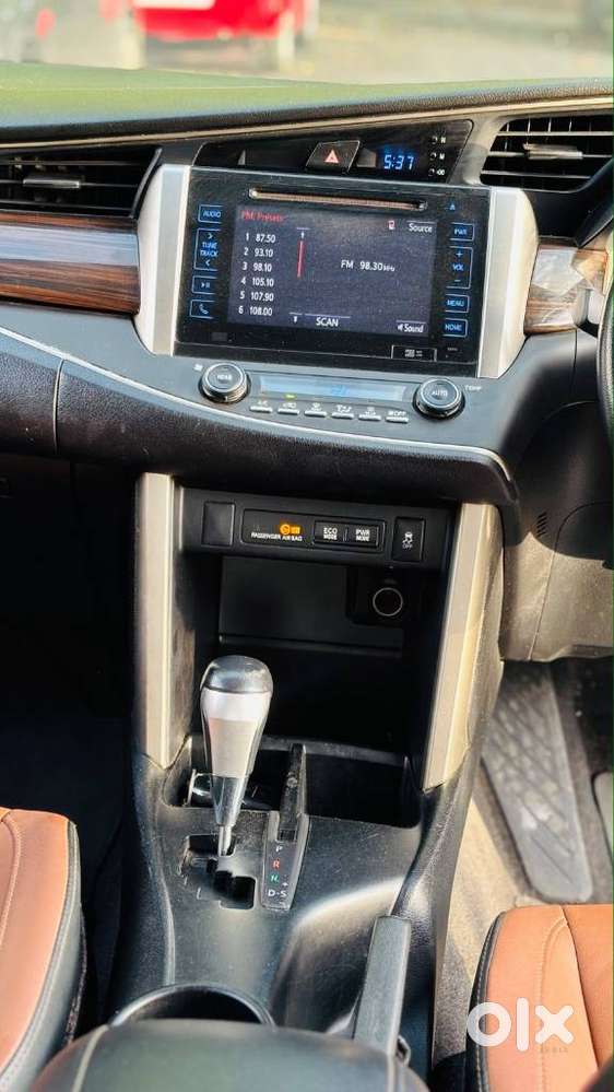 Toyota Innova Crysta 2.8 Zx At 7 Seater, 2017, Diesel