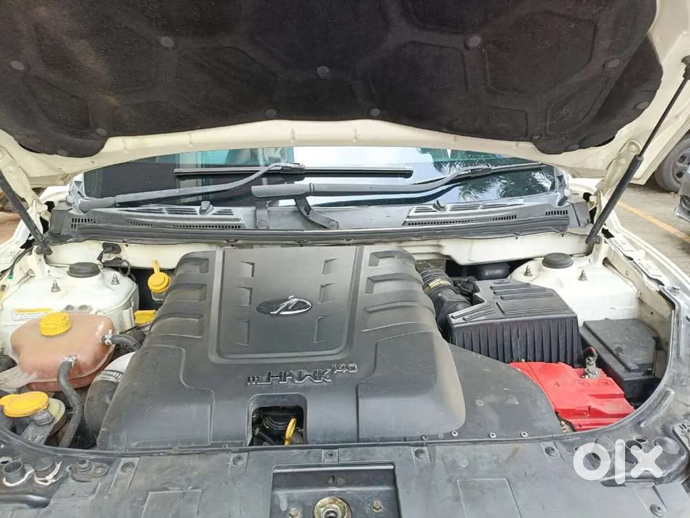 Mahindra Xuv500 W10 2017