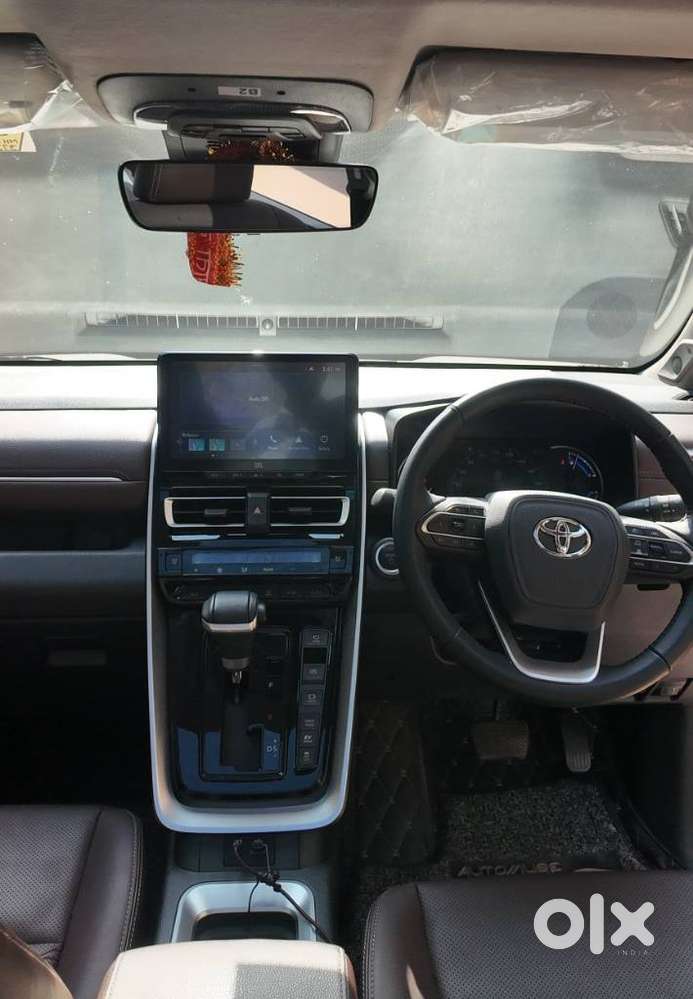 Toyota Innova Hycross 2.0 Zx (o) Hybrid 7 Str, 2024, Petrol