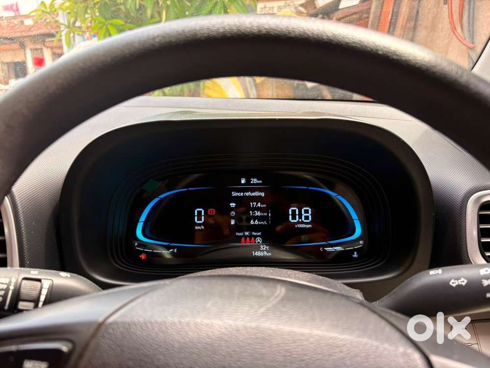 Hyundai Venue 2025 Petrol Well Maintained