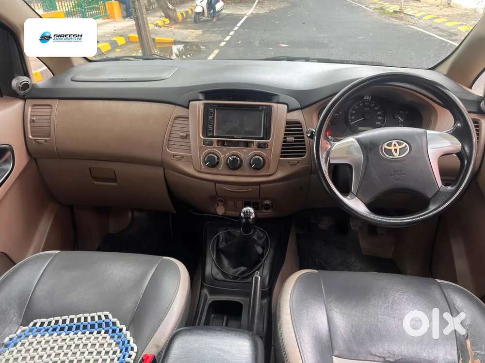 Toyota Innova 2.5 G (diesel) 8 Seater Bs Iv, 2016, Diesel