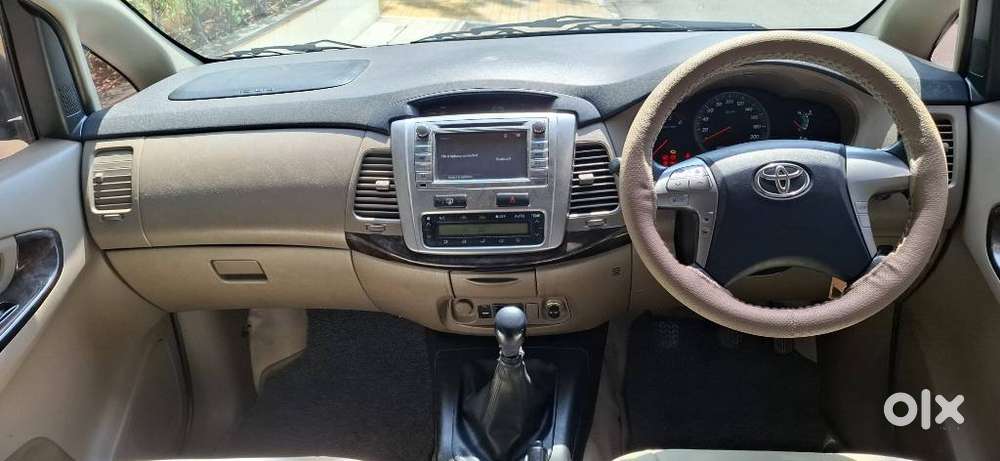Toyota Innova 2.5 Vx 7 Seater Bs Iv, 2015