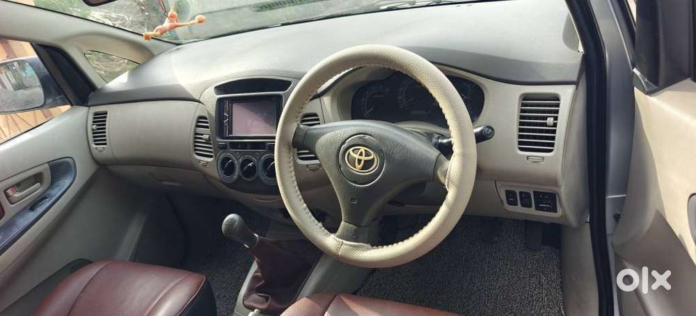 Toyota Innova 2.5 G (diesel) 8 Seater, 2011, Diesel
