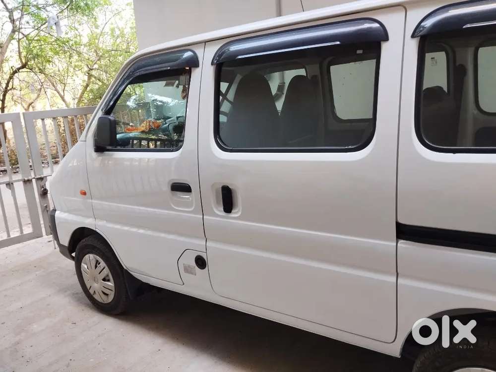 Maruti Suzuki Eeco 2025 Cng & Hybrids 14000 Km Driven