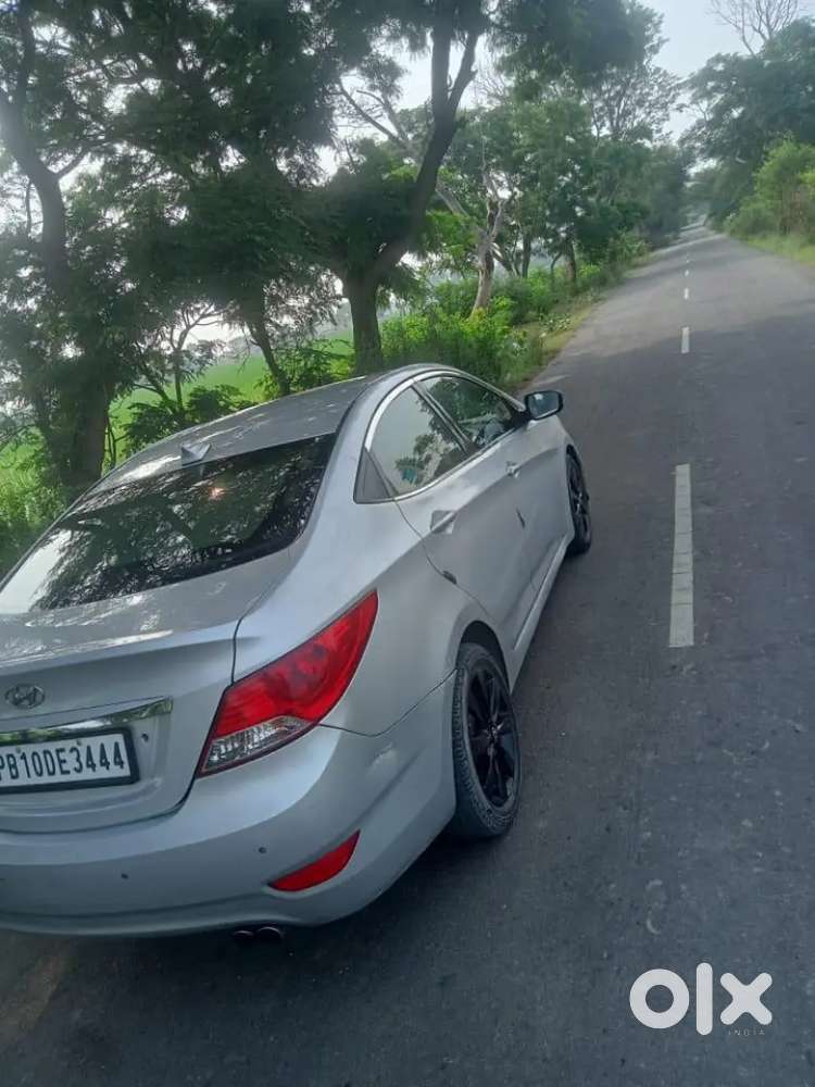 Hyundai New Verna 2011 Diesel 98000 Km Driven