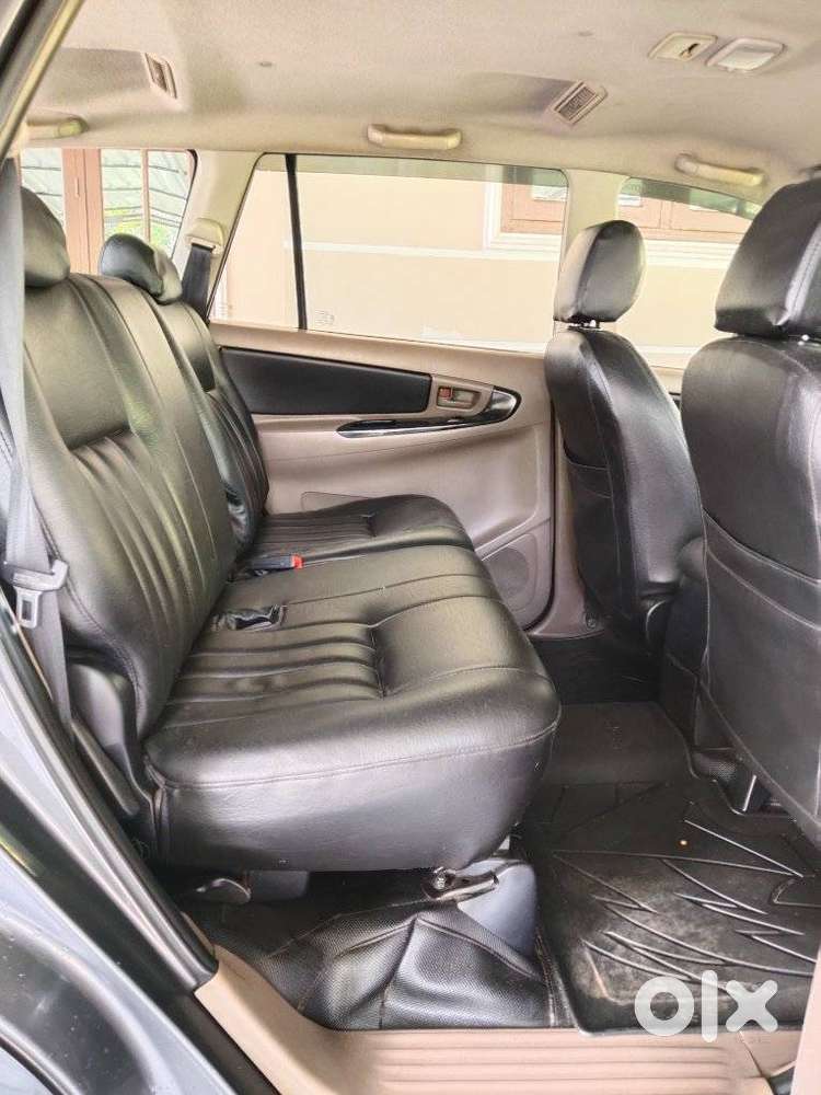 Toyota Innova 2.5 G (diesel) 8 Seater, 2016, Diesel