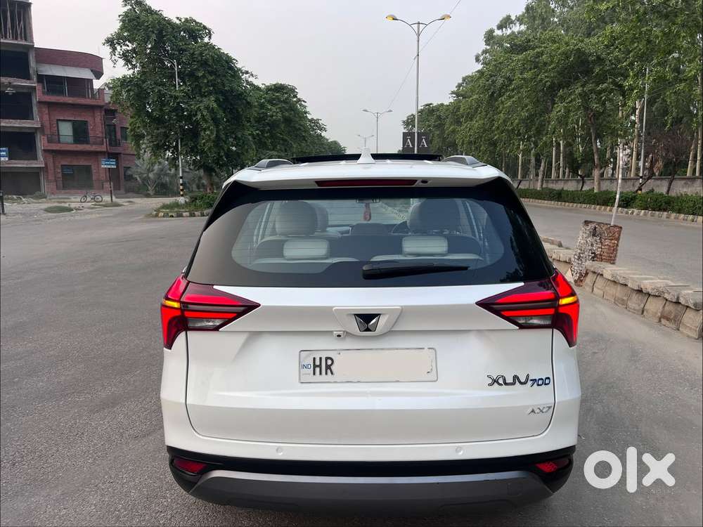 Mahindra Xuv700 2.0 Ax 7 Petrol Mt Str, 2023, Petrol