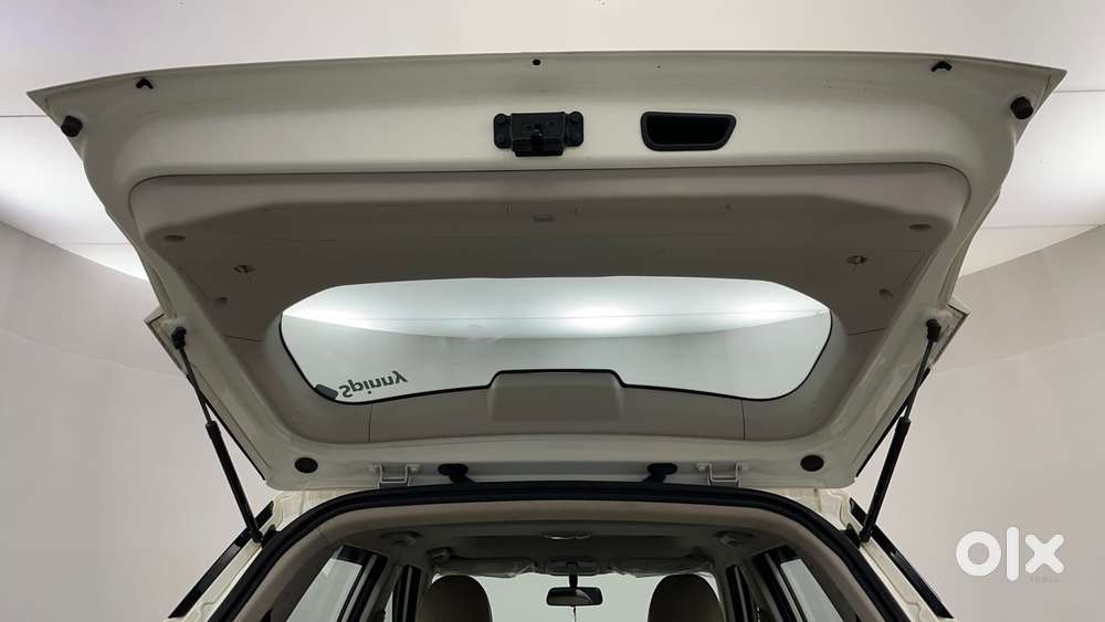 Mahindra Xuv300 W6, 2023, Petrol