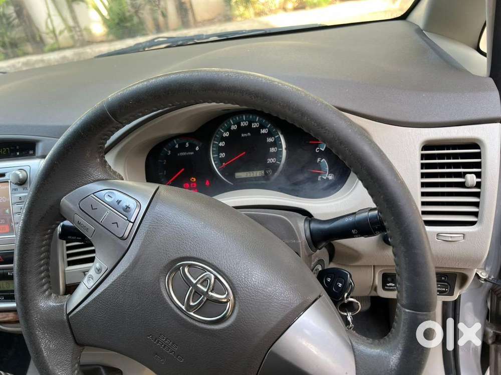 Toyota Innova 2014 Diesel 177000 Km Driven