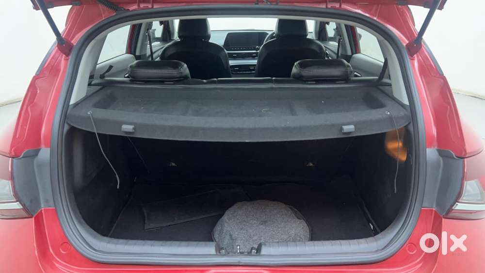 Hyundai New I20 1.2 Asta (o) Mt Dual Tone, 2023, Petrol