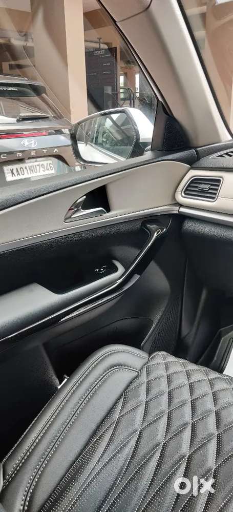 Xuv 700, As Good As New. Prime Condition. Premium Seat Covers