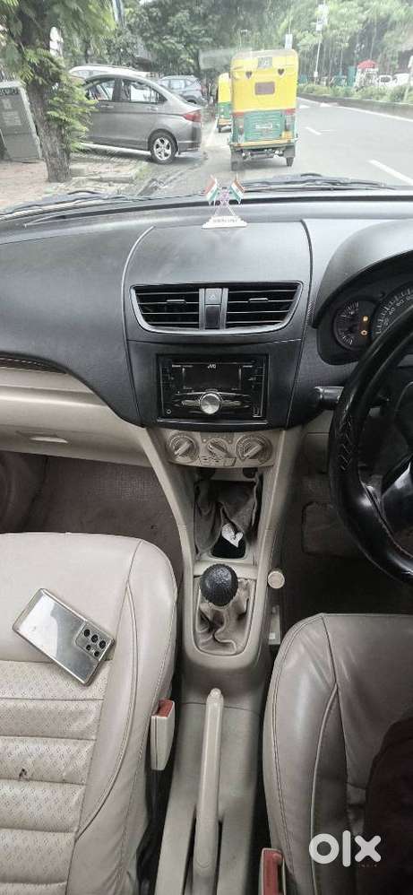 Maruti Suzuki Swift Dzire Vxi(o) Mt, 2016, Cng & Hybrids
